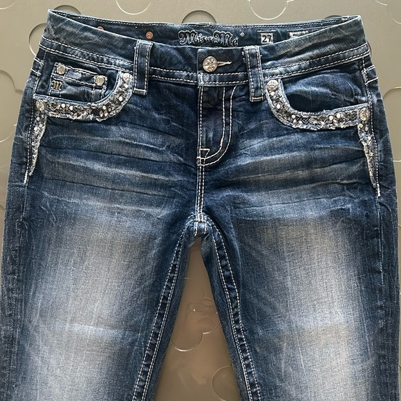 MISS ME Women’s Mid Rise Easy Crop Embellished Jeans, size 27 - Picture 4 of 16